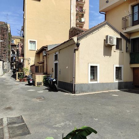 Le Case Del Cortile Катания Екстериор снимка