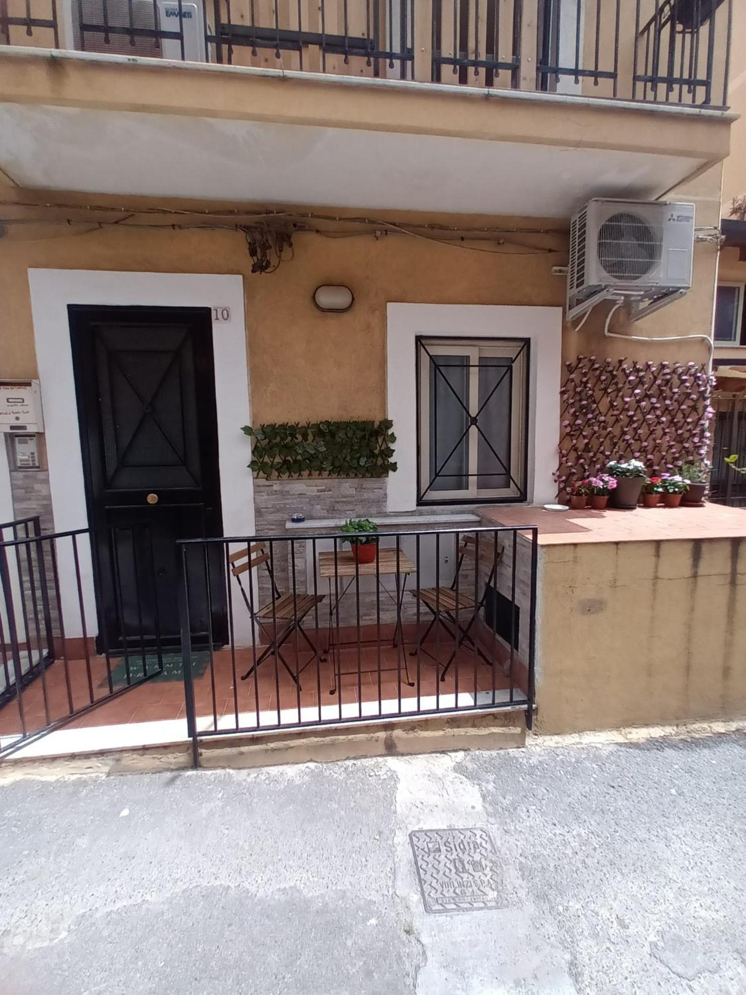 Le Case Del Cortile Катания Екстериор снимка
