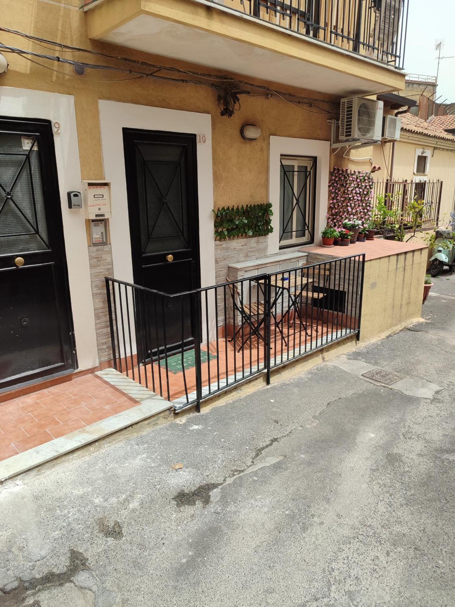 Le Case Del Cortile Катания Екстериор снимка